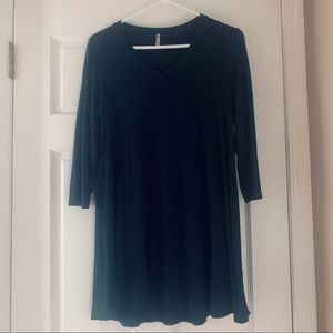 Azules Swing top. Dark green. Size Medium. Length 30 inches.